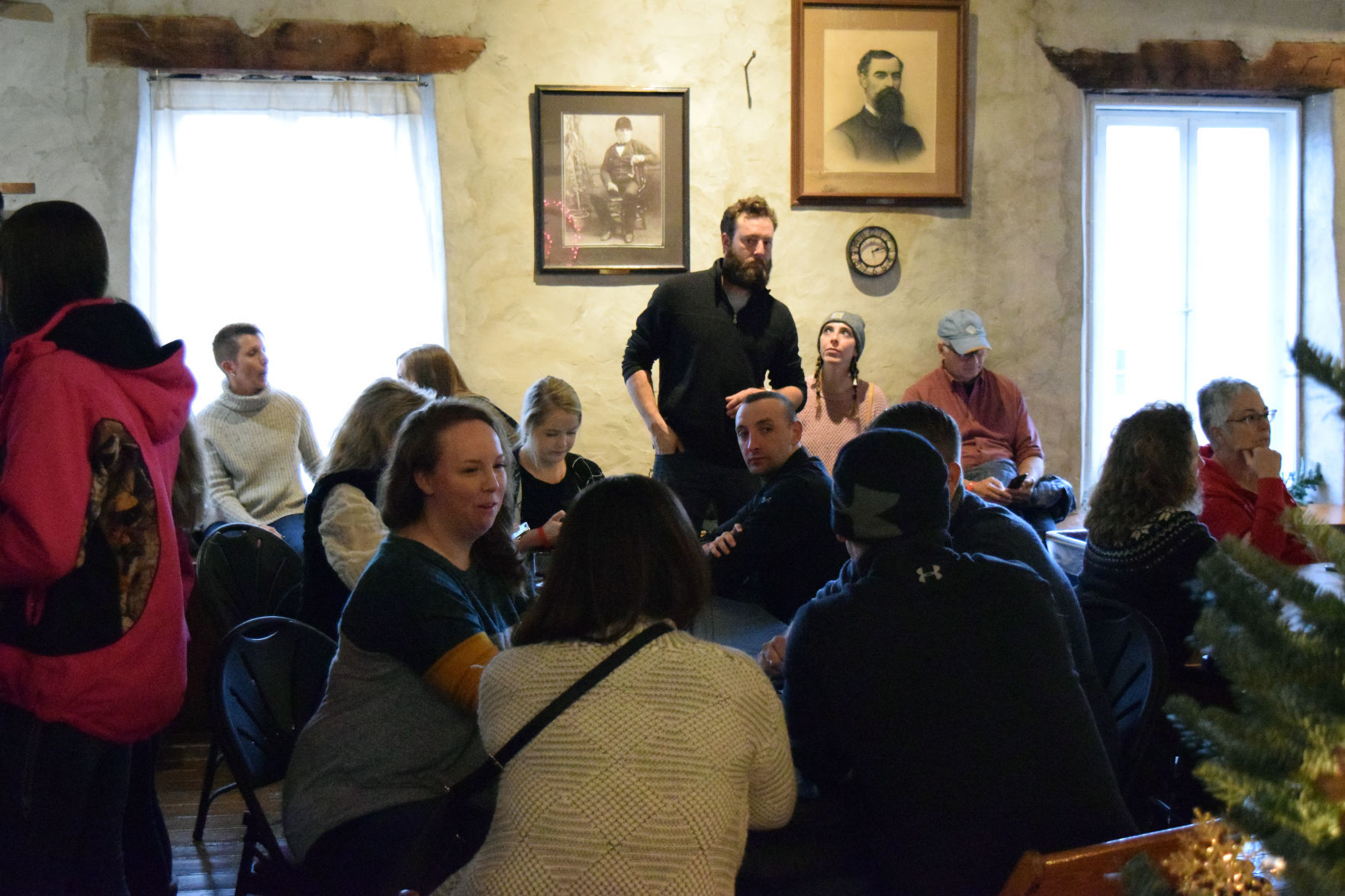 112518-sauk-gallery-wine027